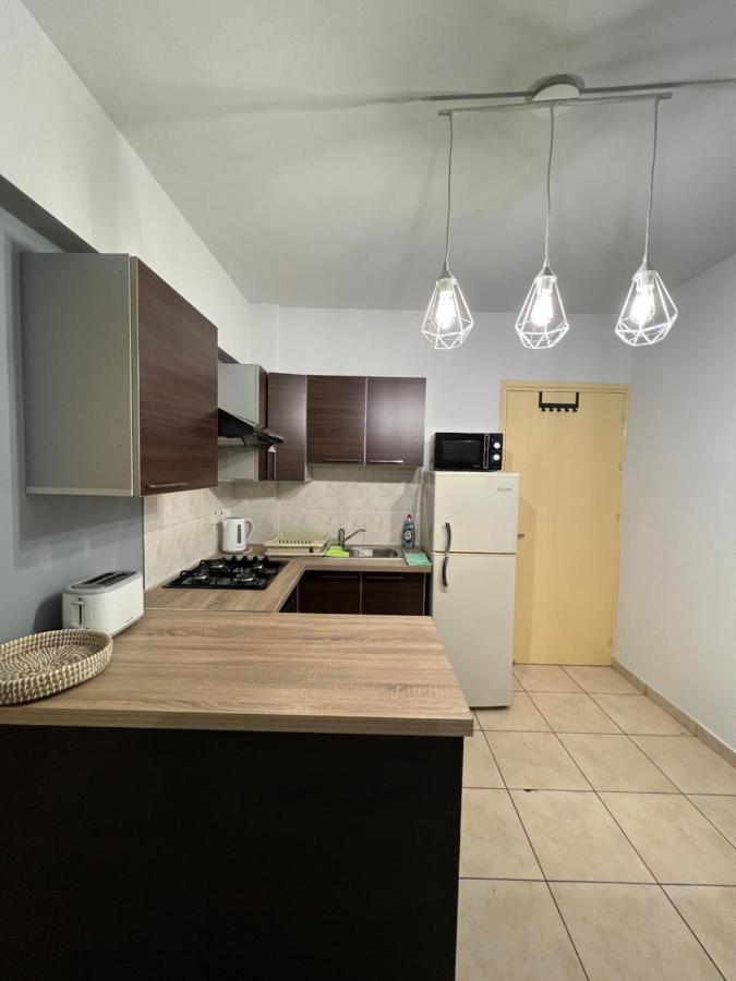 Carisa Holiday Rooms Larnaca Dış mekan fotoğraf